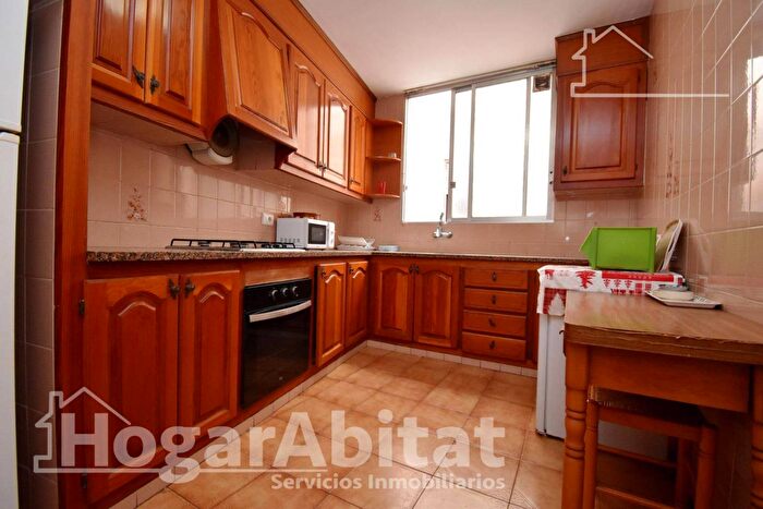 Casa en venta en Comunitat Valenciana, Castellón Castelló de 4 habitaciones