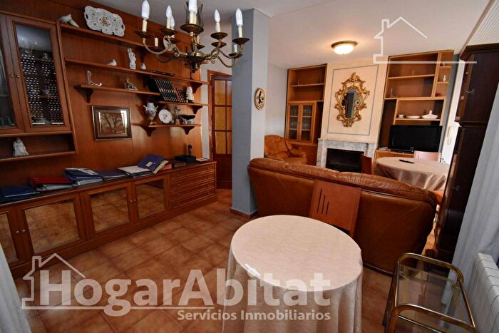 Casas en venta y pisos alquiler - 3