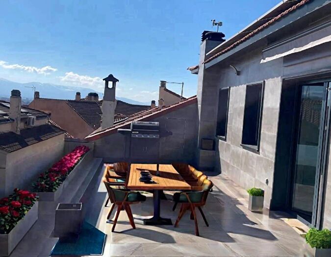 Casas en venta y pisos alquiler - 1