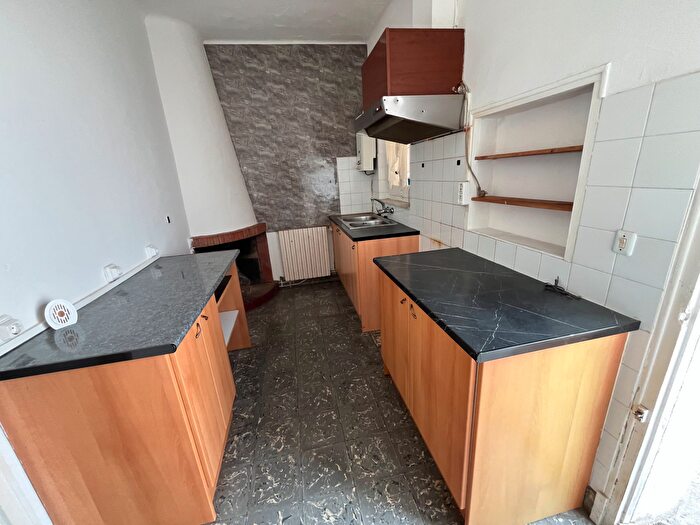 Casas en venta y pisos alquiler - 3