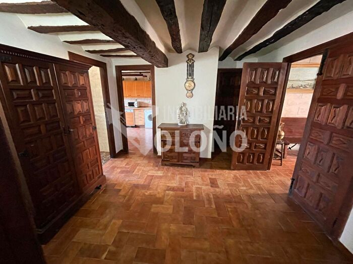 Casas en venta y pisos alquiler - 3