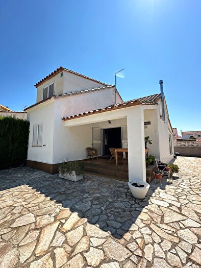 Casa en venta en Nord, Roses de 3 habitaciones