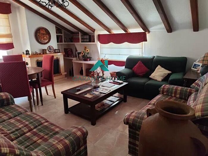 Casas en venta y pisos alquiler - 3