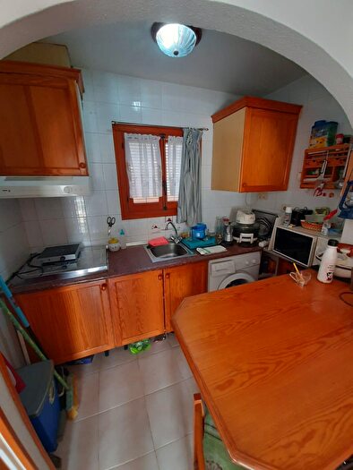 Casas en venta y pisos alquiler - 3