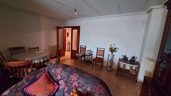 Casas en venta y pisos alquiler - 2