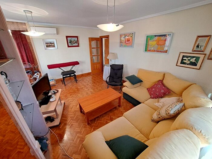 Casas en venta y pisos alquiler - 2