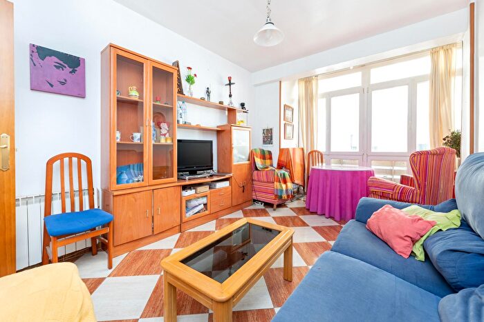 Casas en venta y pisos alquiler - 3