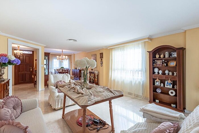 Casas en venta y pisos alquiler - 3