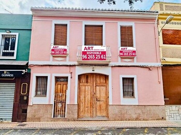 Casas en venta y pisos alquiler - 1
