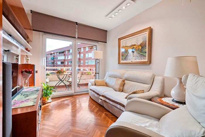 Casas en venta y pisos alquiler - 3
