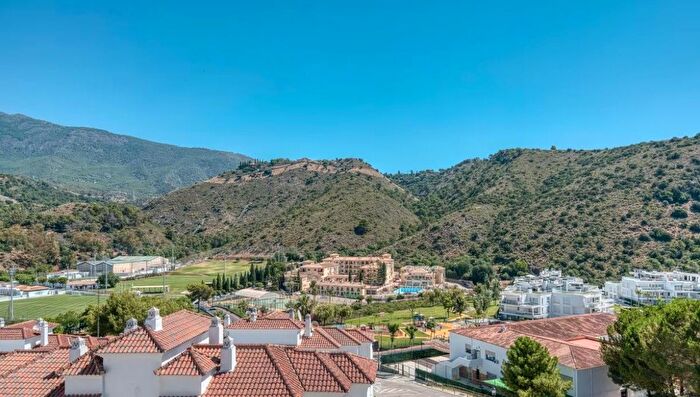 Casa en venta en Benahavís pueblo, Benahavís de 3 habitaciones