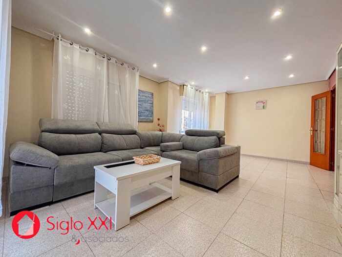 Casas en venta y pisos alquiler - 1