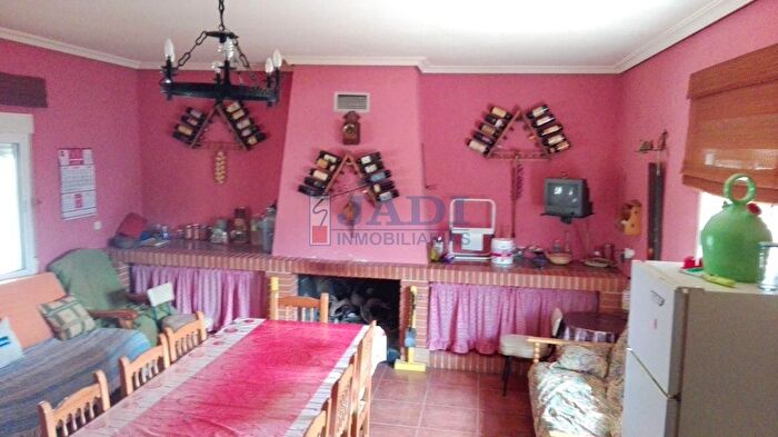 Casas en venta y pisos alquiler - 3