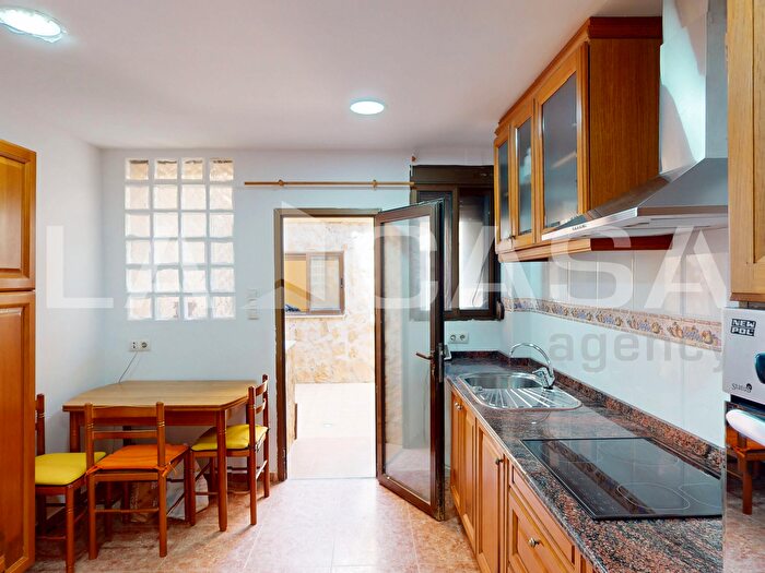 Casas en venta y pisos alquiler - 3