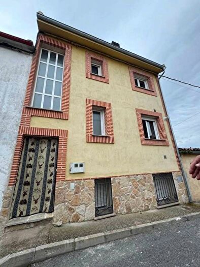 Casa en venta en Castilla y León, Ávila de 4 habitaciones