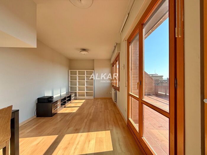 Casas en venta y pisos alquiler - 1