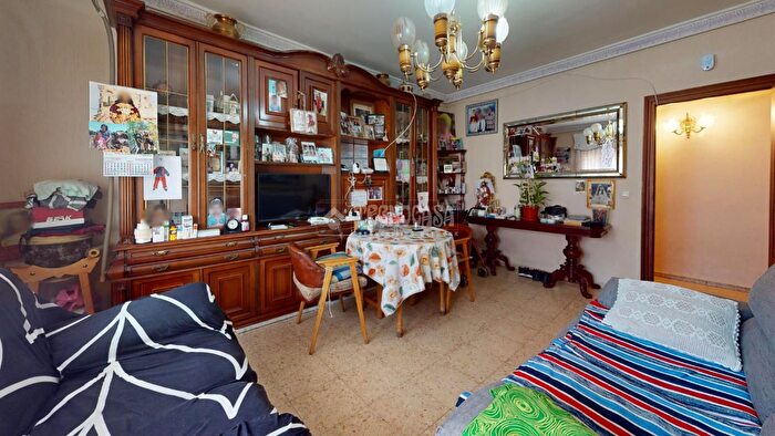 Casas en venta y pisos alquiler - 1