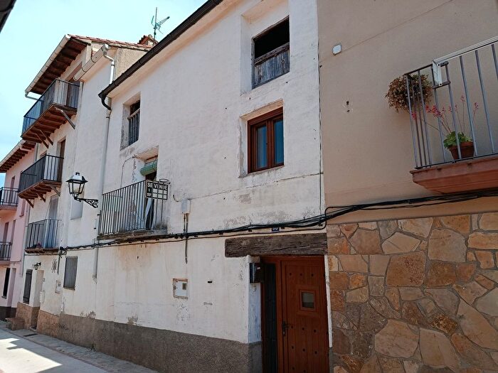 Casas en venta y pisos alquiler - 1