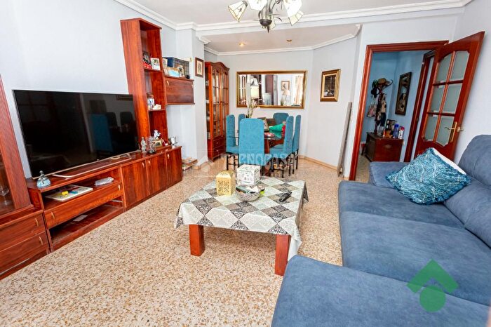 Casas en venta y pisos alquiler - 1