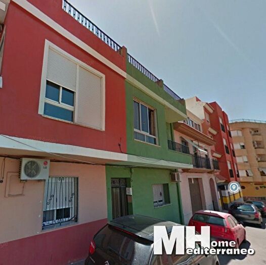 Casas en venta y pisos alquiler - 3