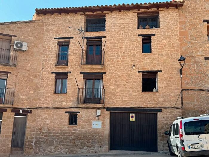 Casas en venta y pisos alquiler - 1