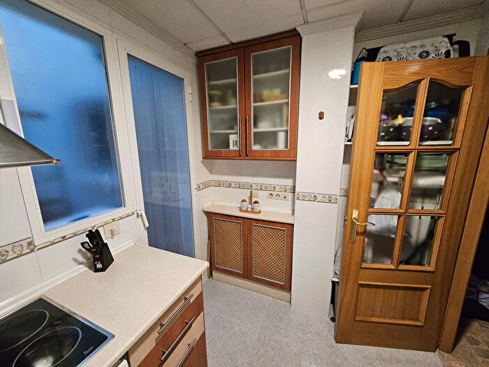 Casas en venta y pisos alquiler - 3