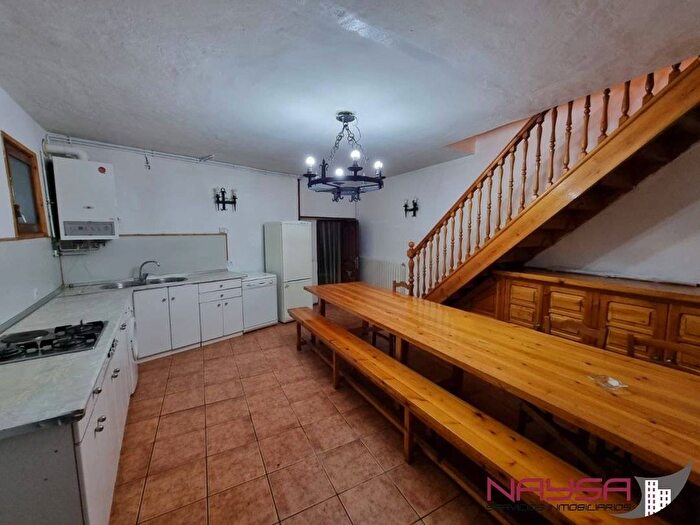 Casas en venta y pisos alquiler - 1