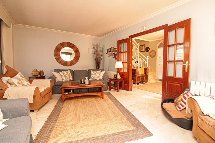 Casas en venta y pisos alquiler - 2
