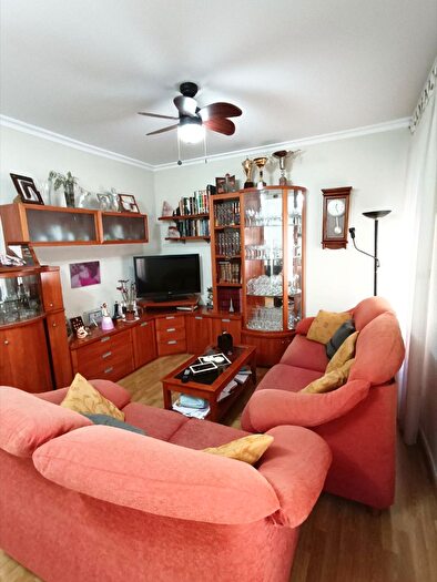 Casas en venta y pisos alquiler - 3