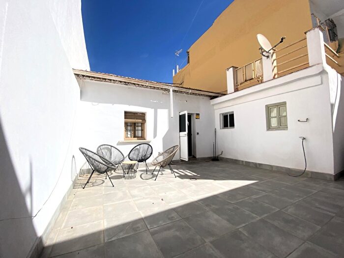 Casas en venta y pisos alquiler - 1