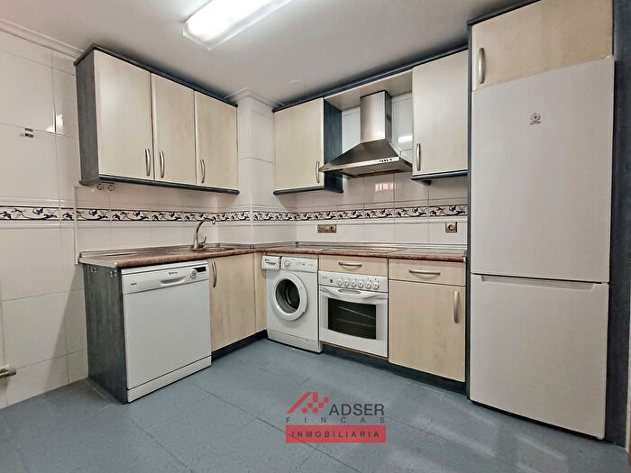 Casas en venta y pisos alquiler - 3
