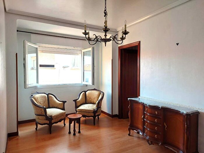 Casas en venta y pisos alquiler - 1