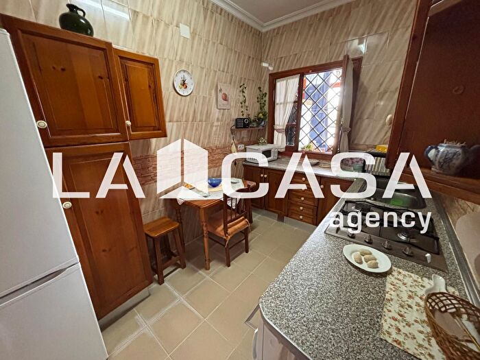 Casas en venta y pisos alquiler - 3