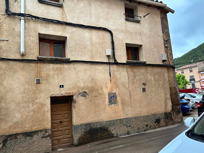 Casa en venta en Ayerbe, Huesca de 3 habitaciones