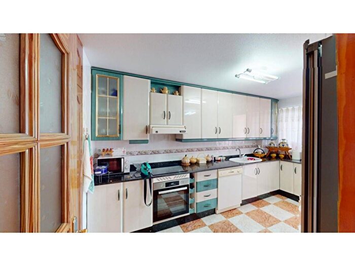 Casas en venta y pisos alquiler - 2
