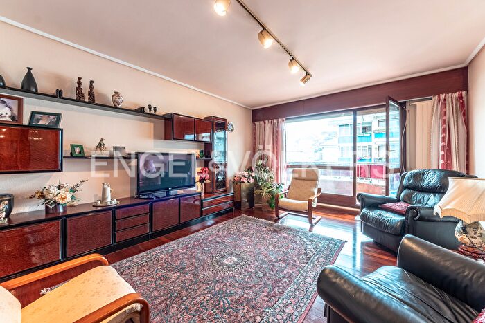 Casas en venta y pisos alquiler - 1