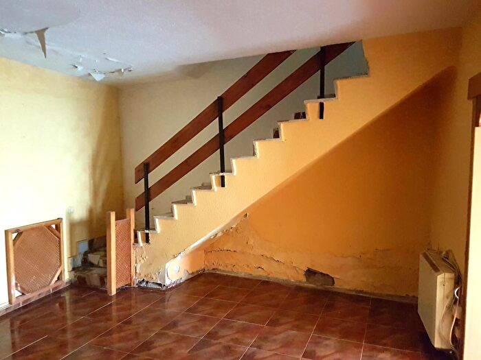 Casas en venta y pisos alquiler - 3