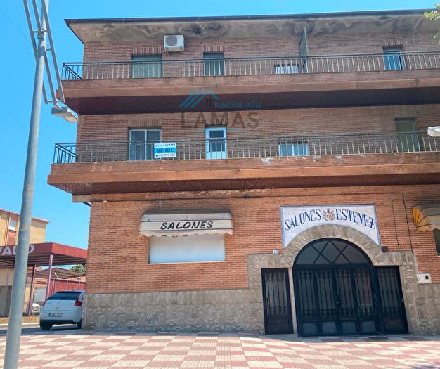 Casas en venta y pisos alquiler - 1