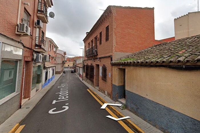 Casas en venta y pisos alquiler - 1