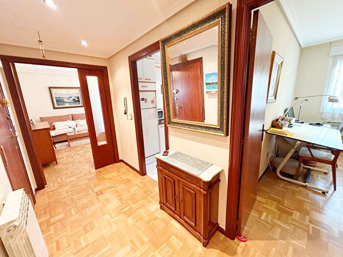 Casas en venta y pisos alquiler - 1