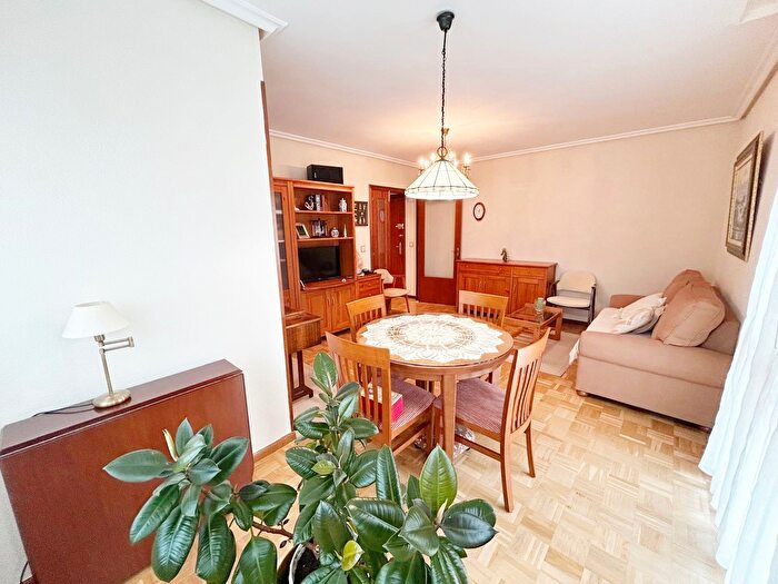Casas en venta y pisos alquiler - 2