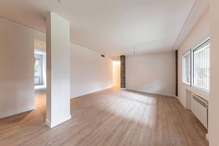 Casas en venta y pisos alquiler - 1