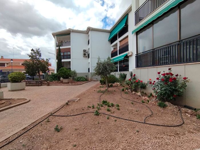 Casas en venta y pisos alquiler - 2