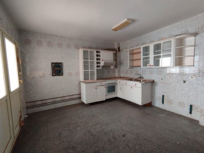 Casas en venta y pisos alquiler - 3