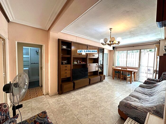 Casas en venta y pisos alquiler - 1