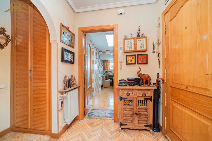 Casas en venta y pisos alquiler - 2