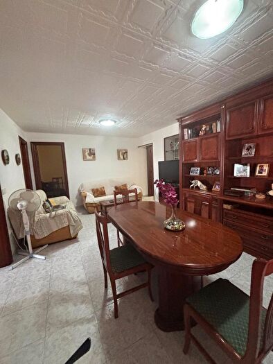 Casas en venta y pisos alquiler - 2