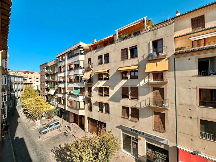 Casas en venta y pisos alquiler - 3