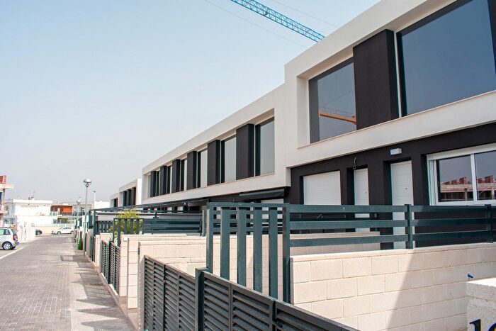 Casas en venta y pisos alquiler - 1