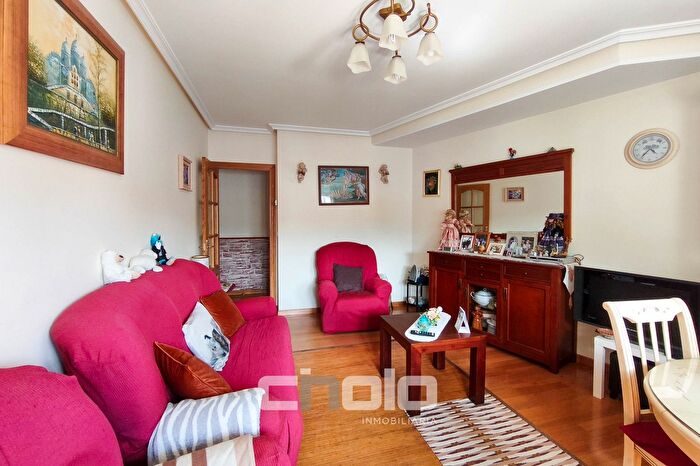 Casas en venta y pisos alquiler - 3